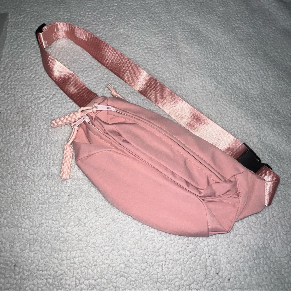 BRAND NEW in Packaging! Pink Rose Gold Tik Tok Shop Fanny Pack, Crossbody bag!